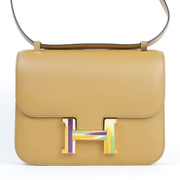 HERMèS Constance 24 Marqueterie de Paille Natural (27) Poussiere (1C) Tadelakt Gold hardware W