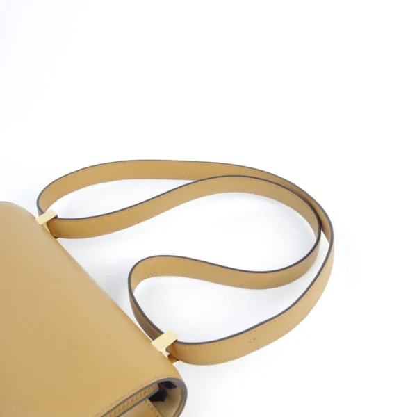 HERMèS Constance 24 Marqueterie de Paille Natural (27) Poussiere (1C) Tadelakt Gold hardware W