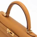 HERMèS Kelly 25 Sellier Sesame (2S) Epsom Gold hardware W